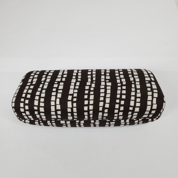 Vera Bradley Hard Eyeglass Case in Classic Brown and White Staggered Print NWOT. - Picture 3 of 8